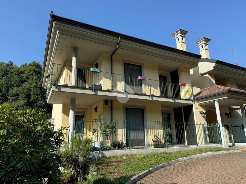 Appartamento Via L. usseglio, Lanzo Torinese - foto 1