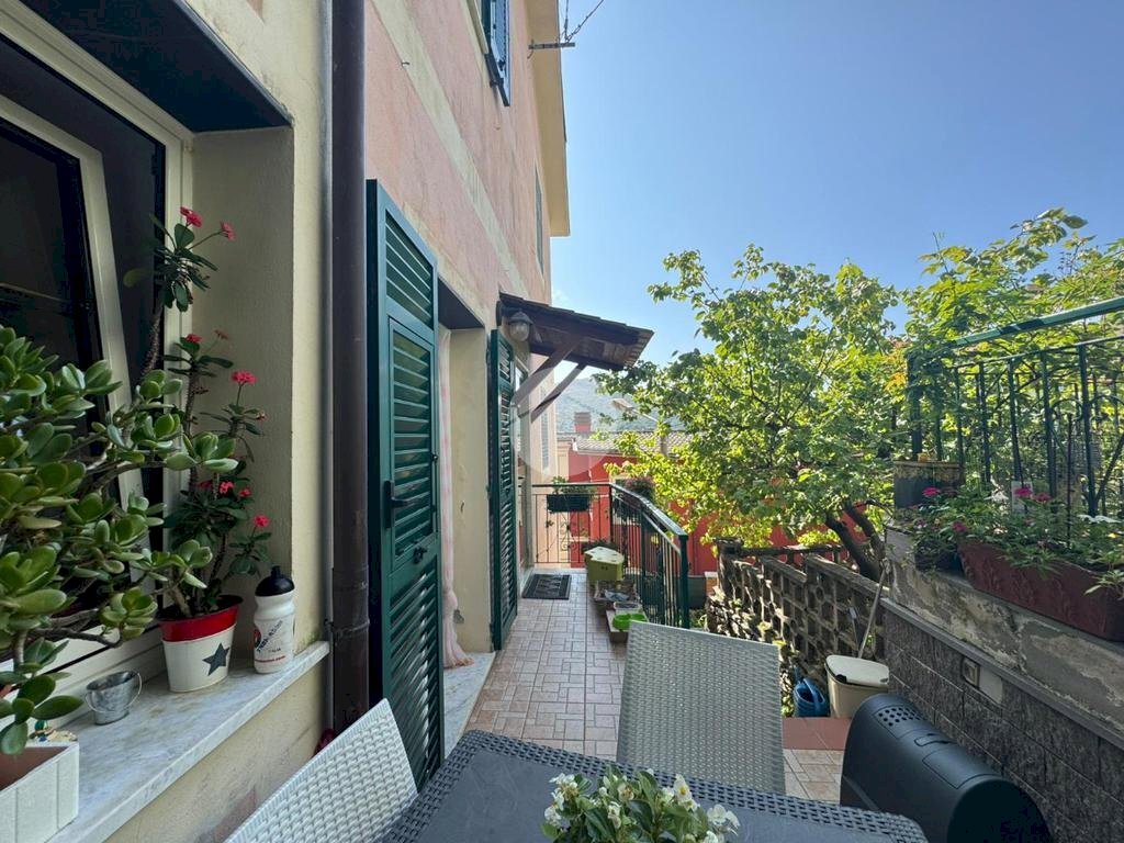 Semi-detached house Passo Soprano, Avegno - photo 2