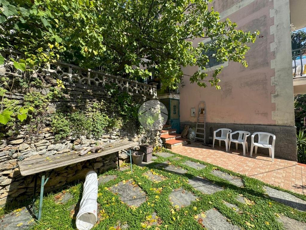 Semi-detached house Passo Soprano, Avegno - photo 1