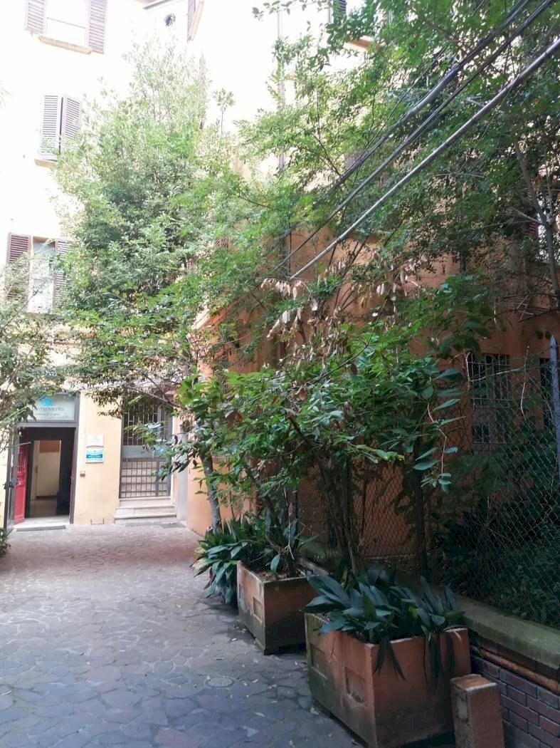 Three-room apartment Via San Vitale, 38, Bologna (neighborhood Centro Storico) - photo 3
