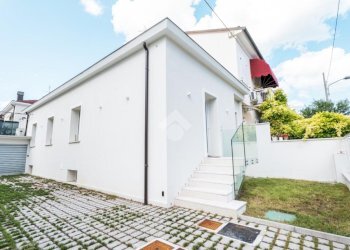 Villa Via Orazio Antinori, Rimini - photo 1