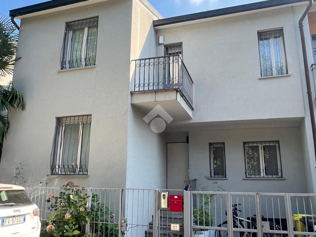 Porzione di casa Via Giosuè Carducci, Novate Milanese - foto 1