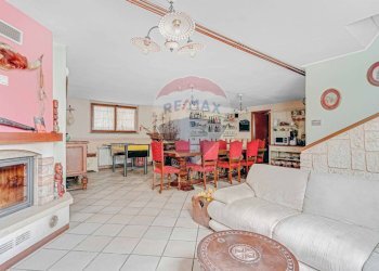 Sala da pranzo - Villa Viale Morandi
 
13/15, Bareggio - foto 1