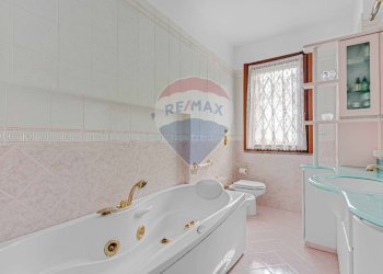 Bagno - Villa Viale Morandi
 
13/15, Bareggio - foto 5