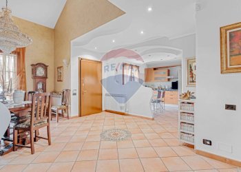 Sala da pranzo - Villa Viale Morandi
 
13/15, Bareggio - foto 13