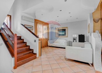 Soggiorno - Villa Viale Morandi
 
13/15, Bareggio - foto 14