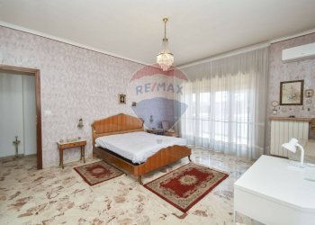 Camera / camera da letto - Non-buildable land Via Milano
 
29, Catania - photo 24