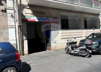 Edificio all\'aperto - Warehouse Via De Caro
83, Catania - photo 1