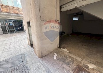 Parcheggio - Warehouse Via De Caro
83, Catania - photo 9