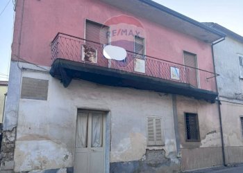 Edificio all\'aperto - Trilocale Via IV Novembre
 
Snc, Carinola - foto 4