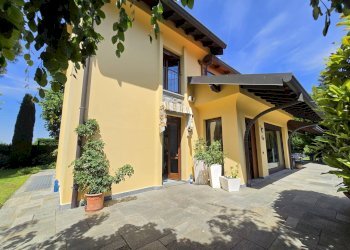 Casa all\'aperto - Villa VIA CASTELLO
 
25, Annone di Brianza - photo 1