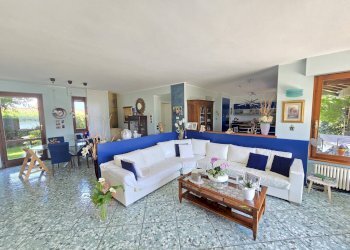 Soggiorno - Villa VIA CASTELLO
 
25, Annone di Brianza - photo 35