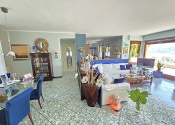 Sala da pranzo - Villa VIA CASTELLO
 
25, Annone di Brianza - photo 41