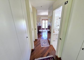 Hall / corridoio - Villa VIA CASTELLO
 
25, Annone di Brianza - photo 82