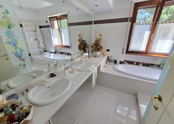 1° piano bagno en suite camera padronale - Villa VIA CASTELLO
 
25, Annone di Brianza - photo 84