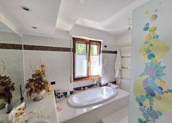 Bagno - Villa VIA CASTELLO
 
25, Annone di Brianza - photo 85