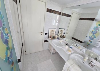 Bagno - Villa VIA CASTELLO
 
25, Annone di Brianza - photo 86