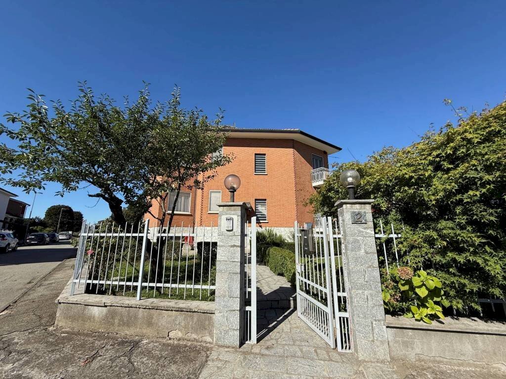 Ingresso - Villa via Murazzano, 2, Carmagnola - foto 2