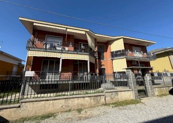 Facciata - Quadrilocale via Carlo Maina, 40, Poirino - foto 1