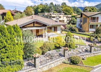 Facciata - Villa via Enzo Ferrari, 3a, Brusimpiano - foto 3