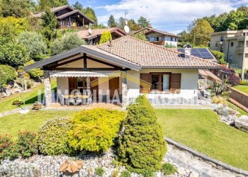 Facciata - Villa via Enzo Ferrari, 3a, Brusimpiano - foto 2