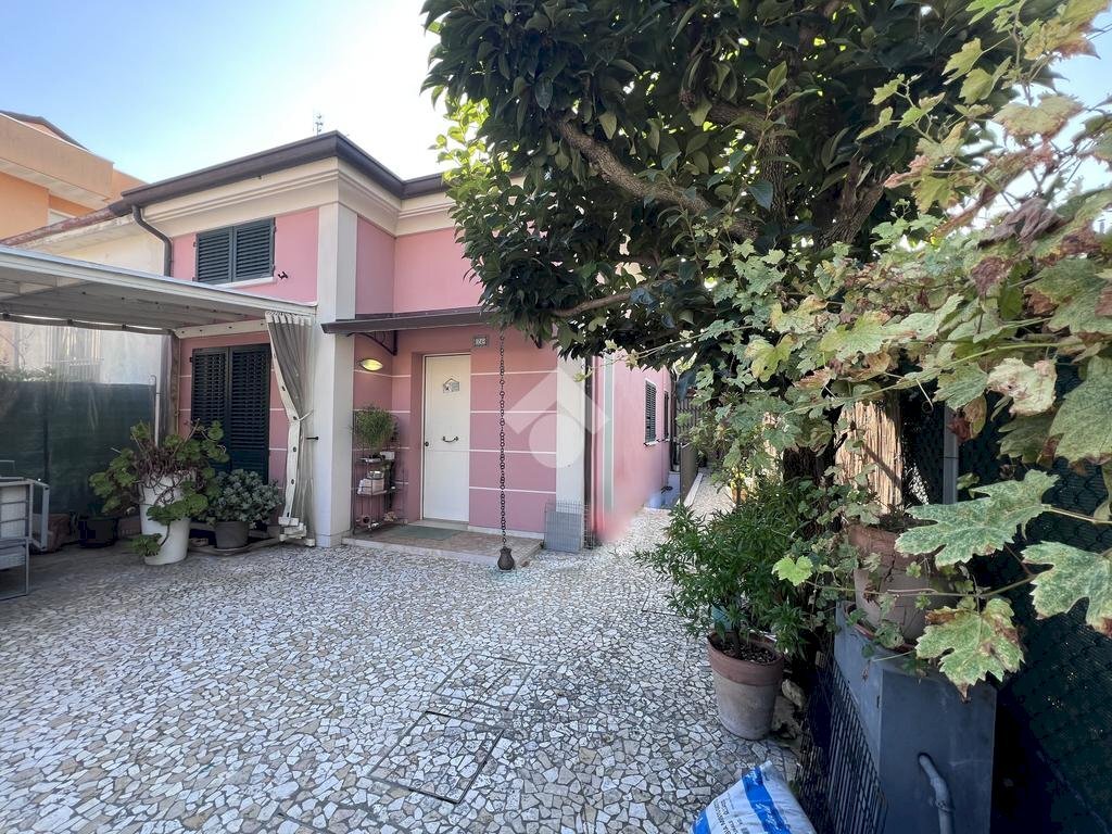 Villa Viale Giacinto Martinelli, Rimini - photo 2
