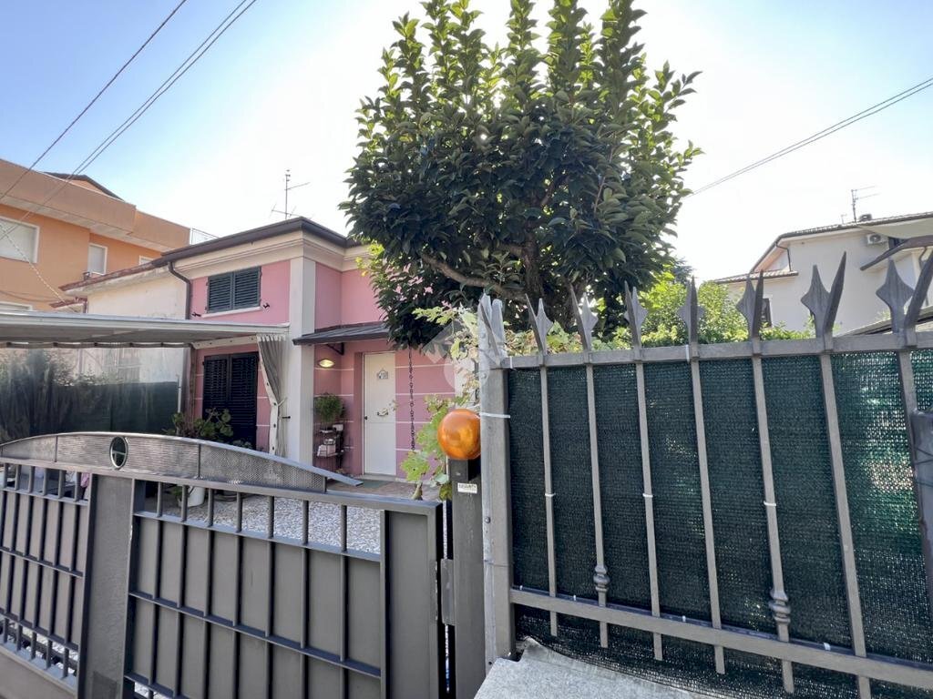 Villa Viale Giacinto Martinelli, Rimini - photo 3