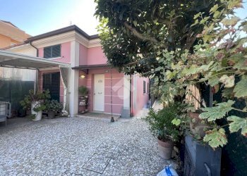 Villa Viale Giacinto Martinelli, Rimini - photo 2