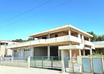 Foto 1 - Capannone Via del Commercio, Bellante - foto 1