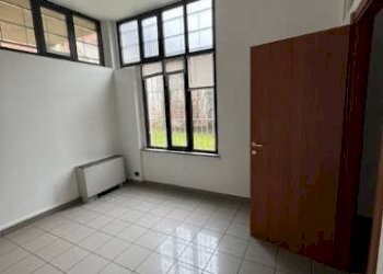 Stanza non arredata - Ufficio via Umberto I, 61, Carignano - foto 2