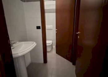 Bagno - Ufficio via Umberto I, 61, Carignano - foto 5