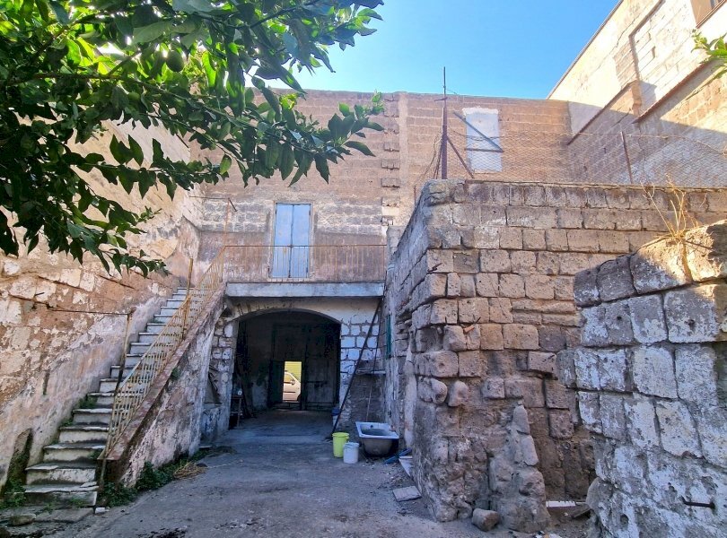 Casa indipendente Mondragone - foto 1