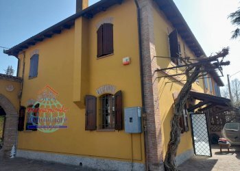 Foto 2 - Casa semi indipendente VIA LONGAROLA
 
3, Sala Bolognese - foto 2