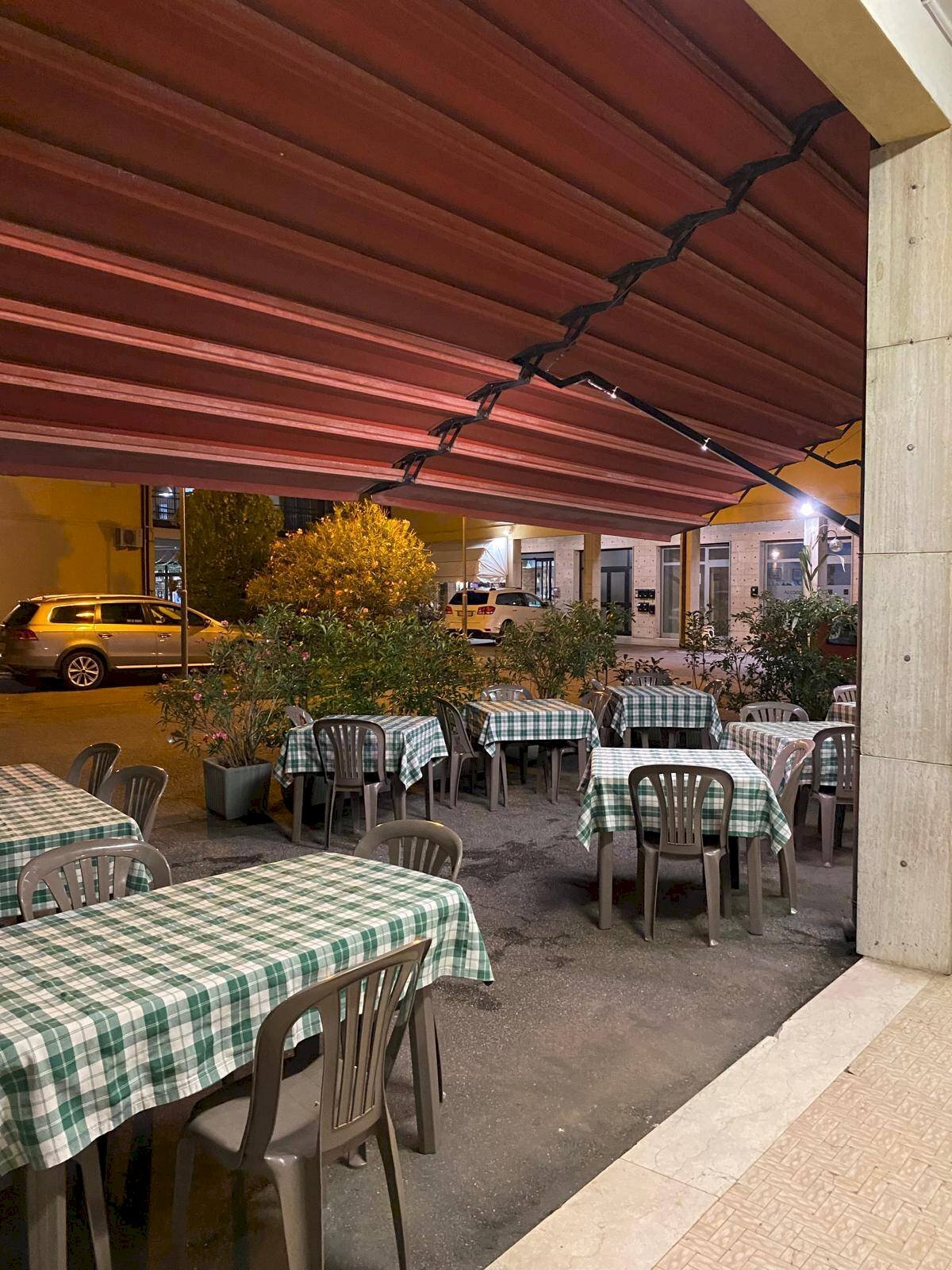 Foto 3 - Locale Commerciale via roma
 
3, Poggio Rusco - foto 3