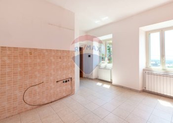 Stanza vuota - Bilocale Via Monte Grappa
 
55, Marcellina - foto 5