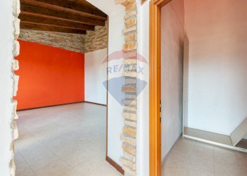 Hall / corridoio - Bilocale Via Monte Grappa
 
55, Marcellina - foto 10