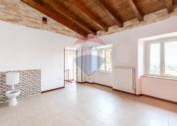 Stanza vuota - Bilocale Via Monte Grappa
 
55, Marcellina - foto 16