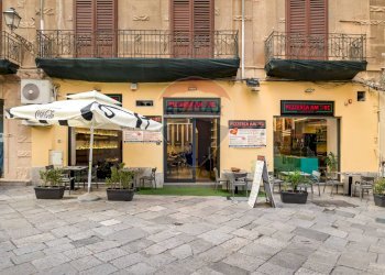 Edificio all\'aperto - Commercial Activity Via Bandiera
 
57, 59, Palermo - photo 1