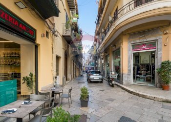 Edificio all\'aperto - Commercial Activity Via Bandiera
 
57, 59, Palermo - photo 8
