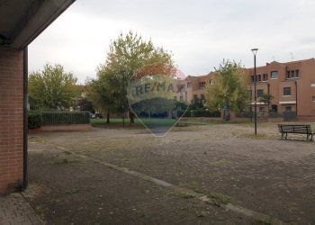 Edificio all\'aperto - Shop Via Giotto
 
2, San Giovanni Valdarno - photo 3