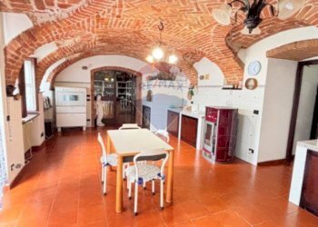 Sala da pranzo - Casa semi indipendente via sulpiano
 
8, Verrua Savoia - foto 9