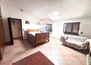 Camera / camera da letto - Casa semi indipendente via sulpiano
 
8, Verrua Savoia - foto 27