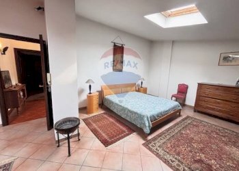 Camera / camera da letto - Casa semi indipendente via sulpiano
 
8, Verrua Savoia - foto 34