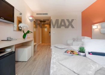 Soggiorno - Semi-detached house via sulpiano
 
8, Verrua Savoia - photo 70