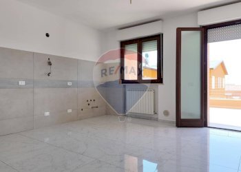 Stanza vuota - Trilocale Piazzale Menechen
 
3, Recanati - foto 8