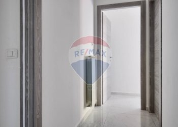 Hall / corridoio - Trilocale Piazzale Menechen
 
3, Recanati - foto 14