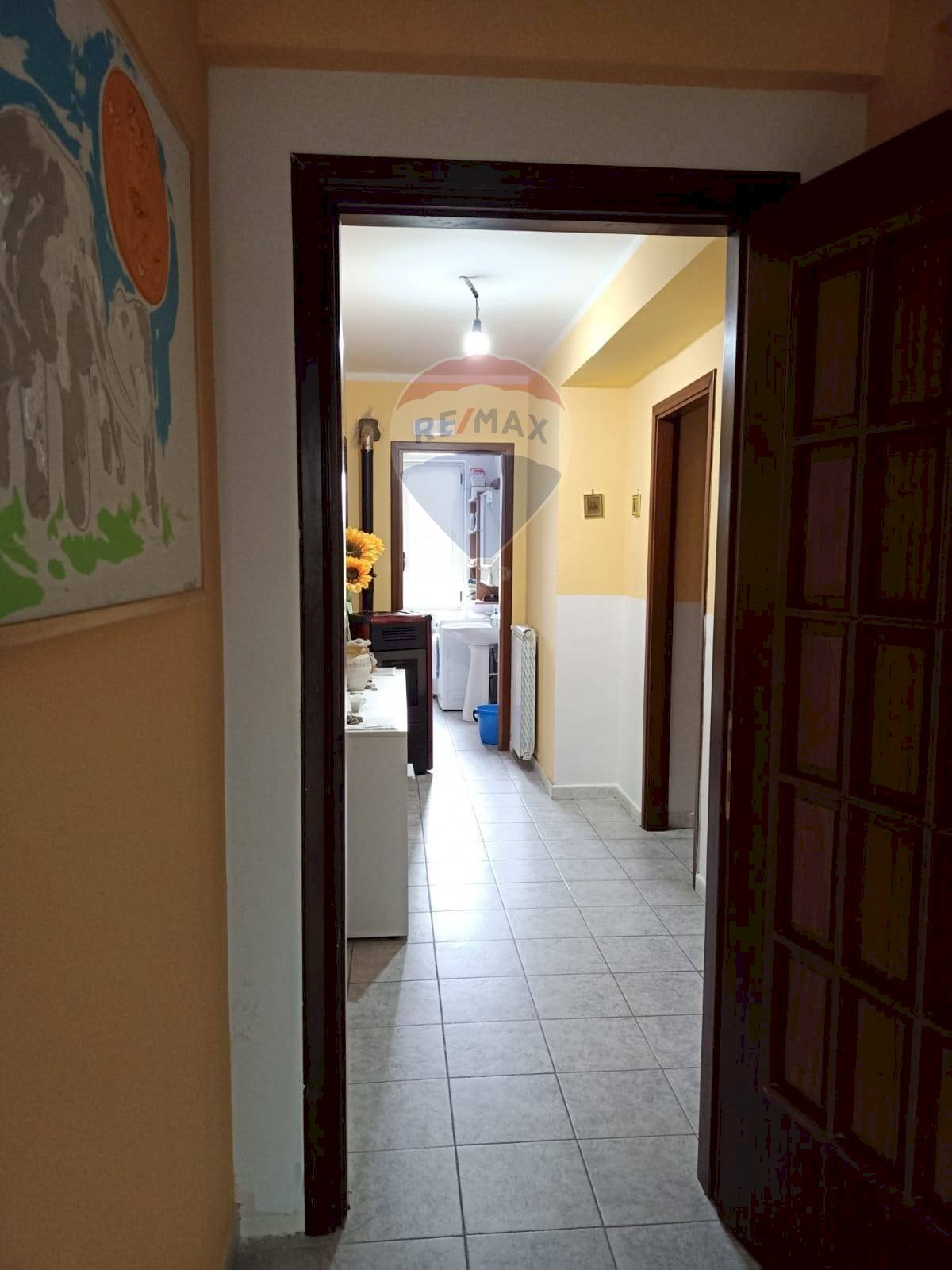 Hall / corridoio - Trilocale San Leucio del Sannio - foto 1