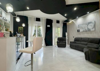 Soggiorno - Four-room apartment Via Monte gran sasso
 
53, Cinisello Balsamo - photo 5