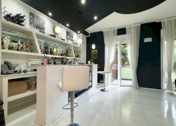 Soggiorno - Four-room apartment Via Monte gran sasso
 
53, Cinisello Balsamo - photo 6