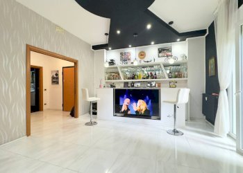 Soggiorno - Four-room apartment Via Monte gran sasso
 
53, Cinisello Balsamo - photo 8